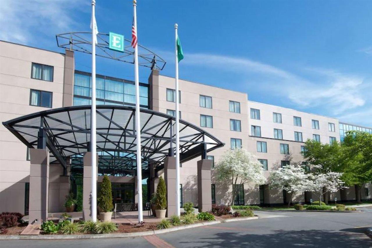 Embassy Suites By Hilton Seattle North Lynnwood Exterior photo