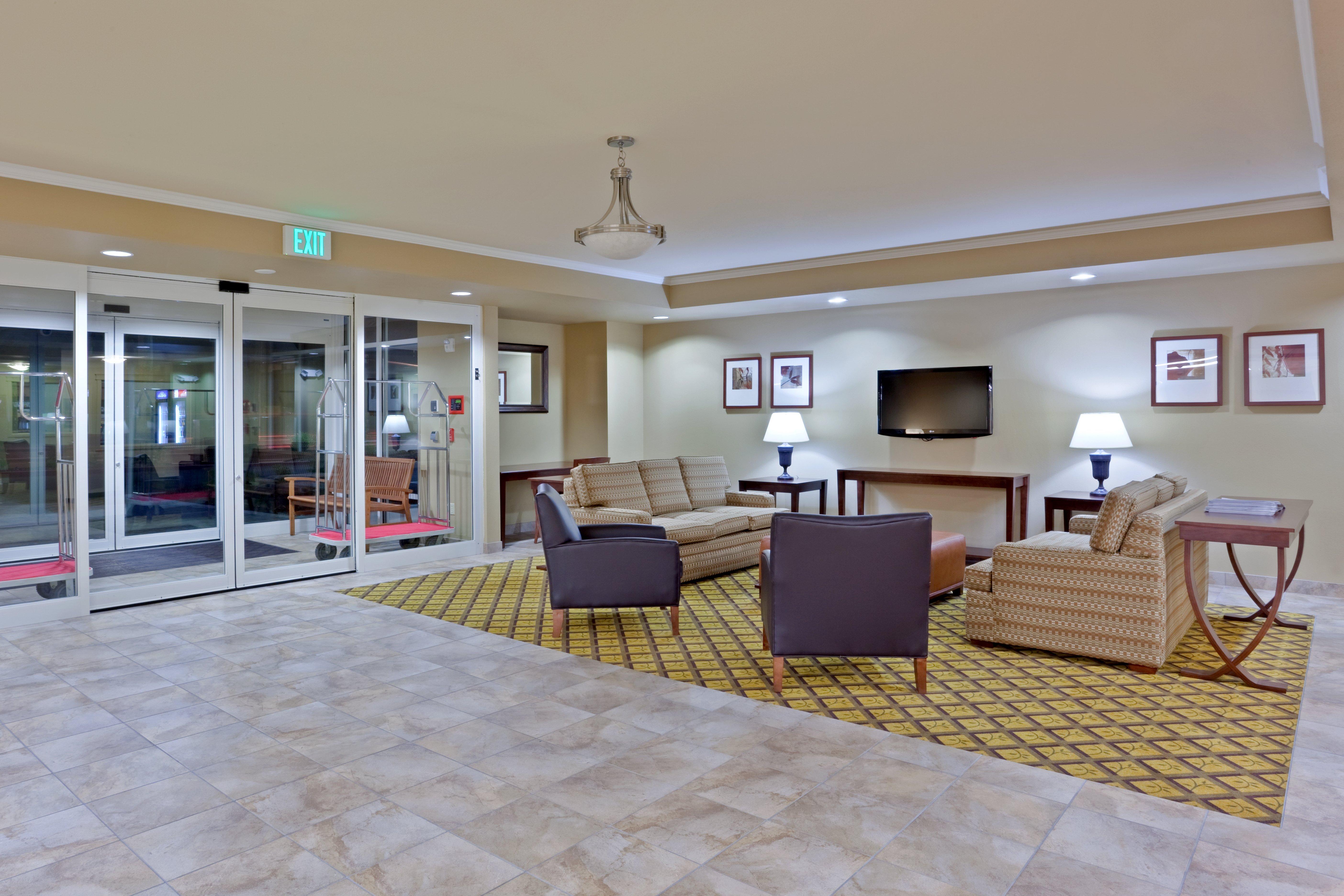 Embassy Suites By Hilton Seattle North Lynnwood Exterior photo